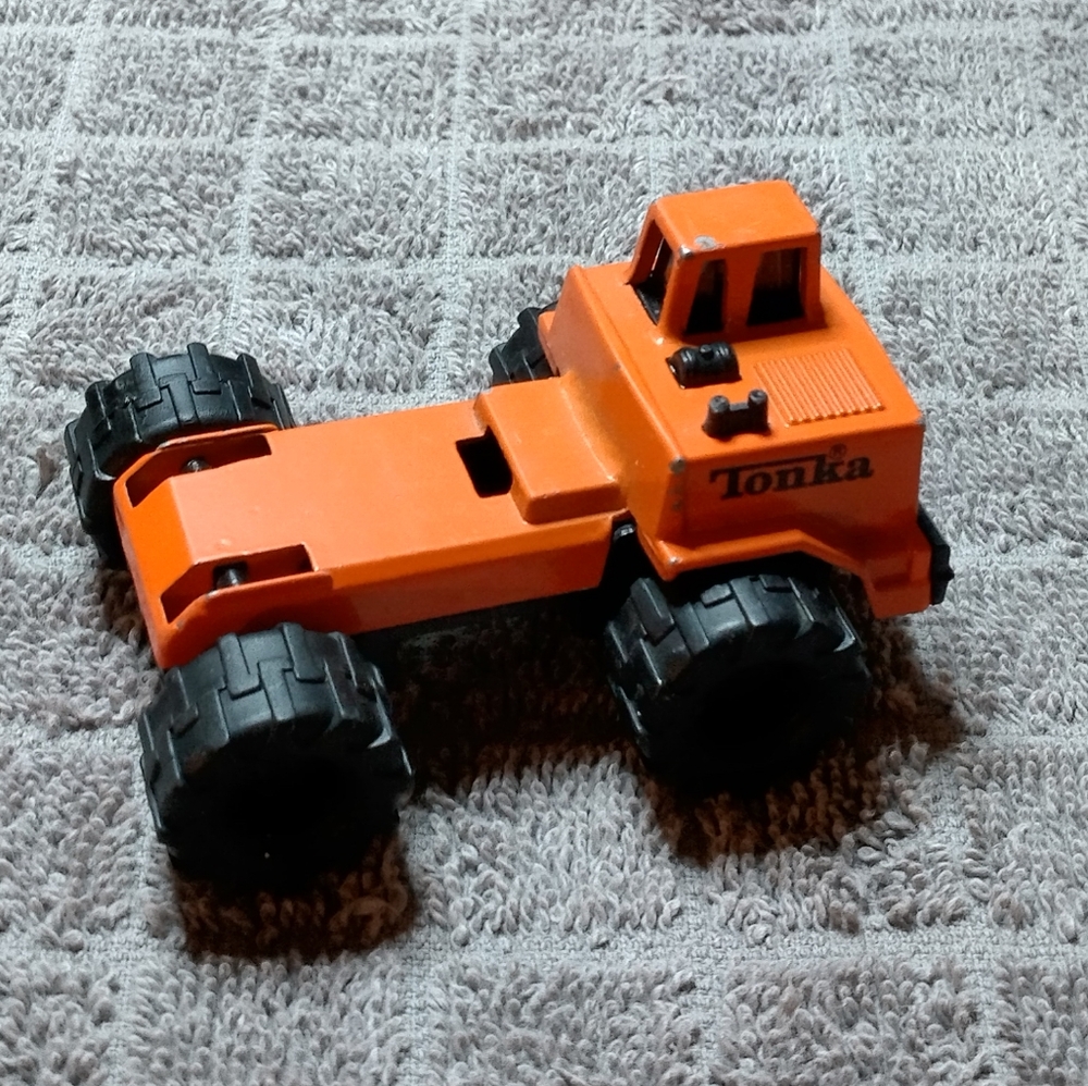 Vintage 1992 Tonka Mini Construction Mover Truck Toy